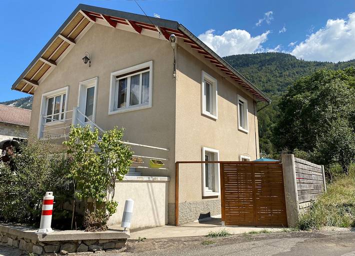 Gîte pour 5 personnes, avec terrasse, animaux acceptés à Saint-Agnan-en-Vercors
