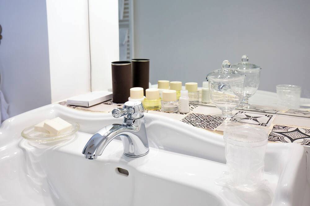 Daphne Suite with garden within walking distance of the station and the sea in Meta, Península Sorrentina