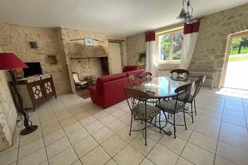 Chambre d’hôte pour 6 personnes, avec piscine à Martel