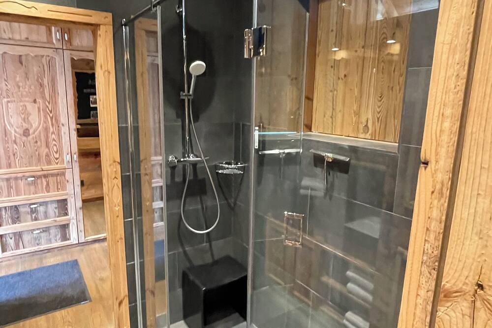Ganze Wohnung, Chaletzimmer im Mondi Ressort am Grundlsee zur Winterzeit 06.02.-13.02.27 in Grundlsee, Salzkammergut