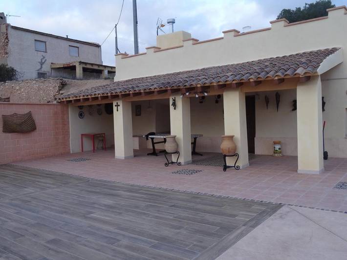 Apartamento para 5 personas, con Terraza además de Piscina y Vistas en Yecla 