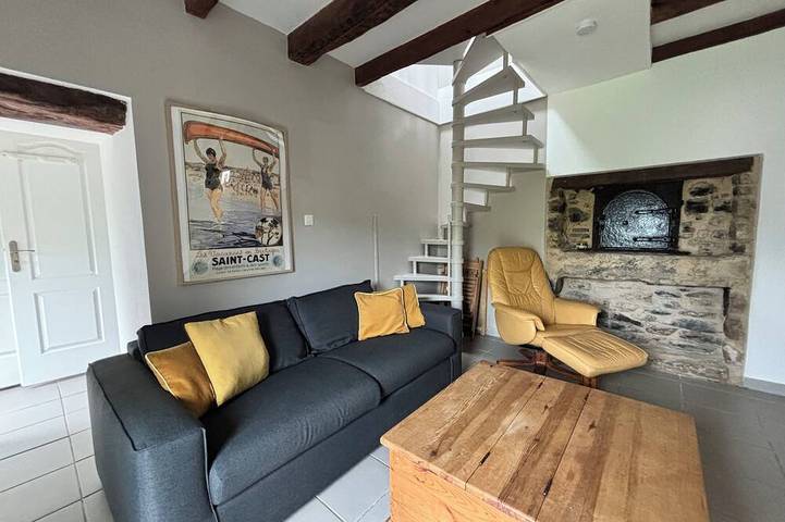 Gîte pour 4 personnes, avec piscine et terrasse à Hénansal - 4