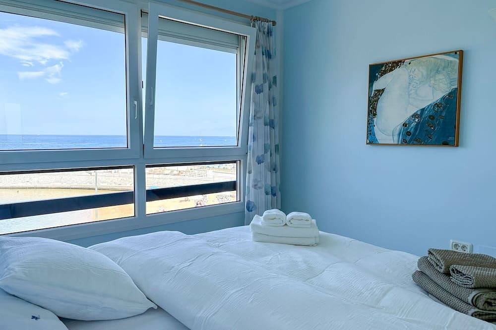 Entire apartment, Alegre Beach Home - your vacation apartment right by the sea in Arguineguin, Mogán