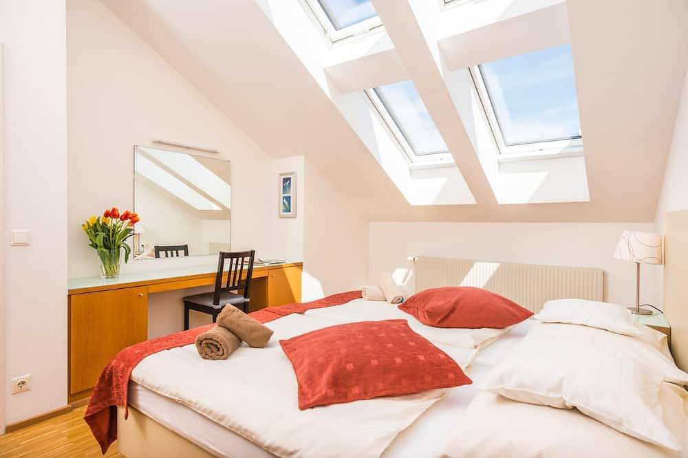 Ganze Wohnung, Apartment 1 penthouse with terrace in Hernals, Wien