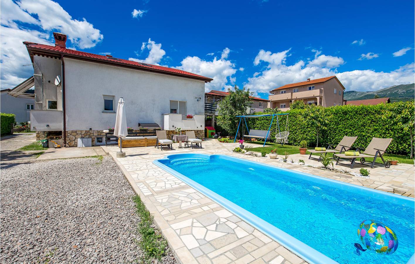 Ganze Ferienwohnung, Gemütliche Ferienwohnung mit Pool, Terrasse und WLAN, 200 m vom Fluss entfernt in Primorje-Gorski Kotar