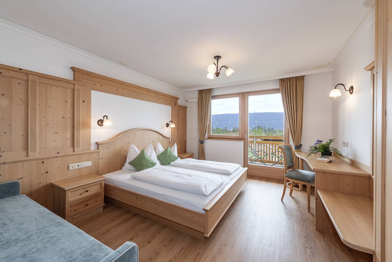Ganze Wohnung, 'Residenz Diana Ferienwohnung 202' mit Bergblick, Balkon und Wlan in Terenten, Dolomiti Superski