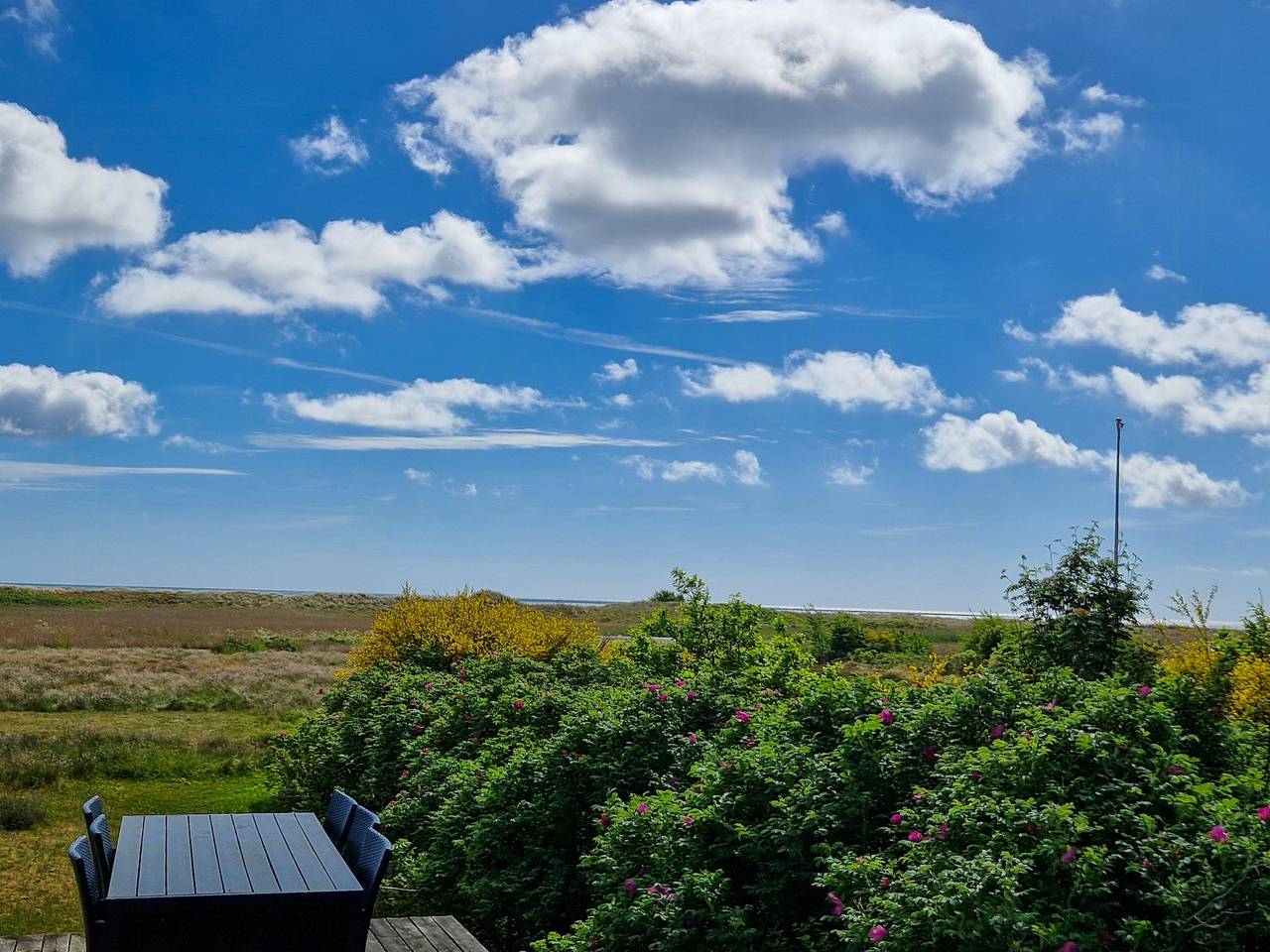 Beach house with sea view near Hou beach in Hou, Aalborg Region