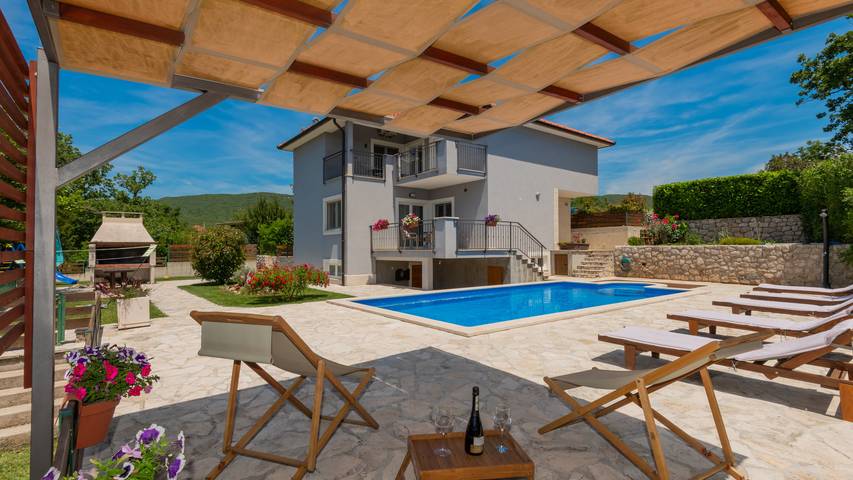 Villa Ruža - Omiš by Villas Guide in Dalmatinisches Zagora