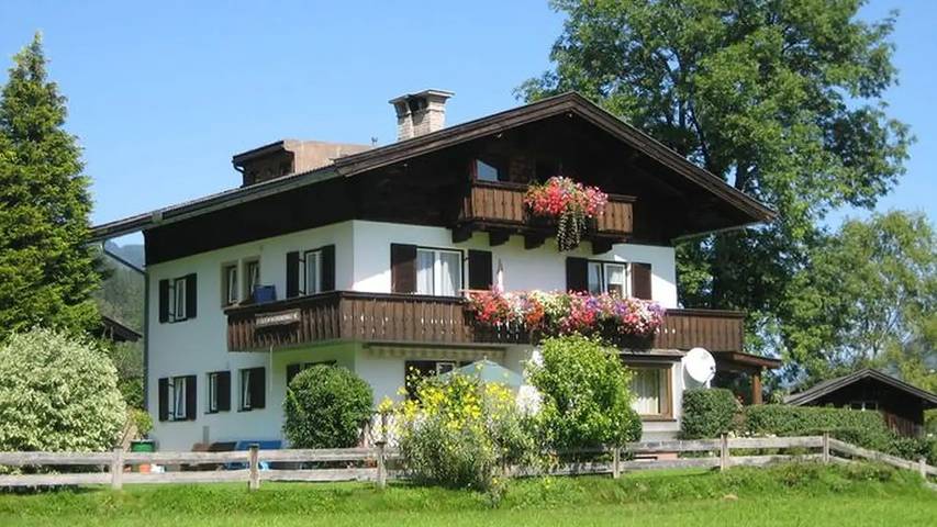 Ferienwohnung für 4 Personen, mit Balkon und Terrasse in Lofer - 2