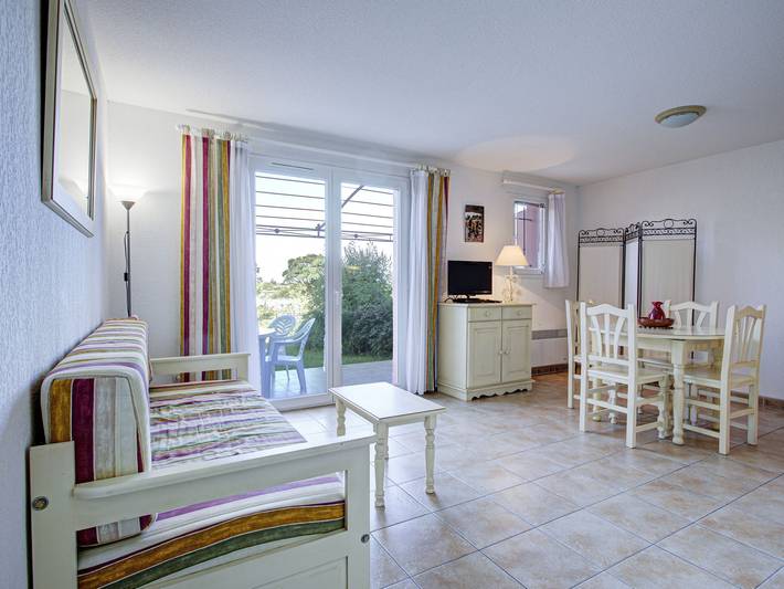 Location de vacances pour 4 personnes, avec piscine et jardin à Homps - 2