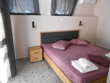 Gîte pour 2 personnes, avec jardin dans Pýlos
