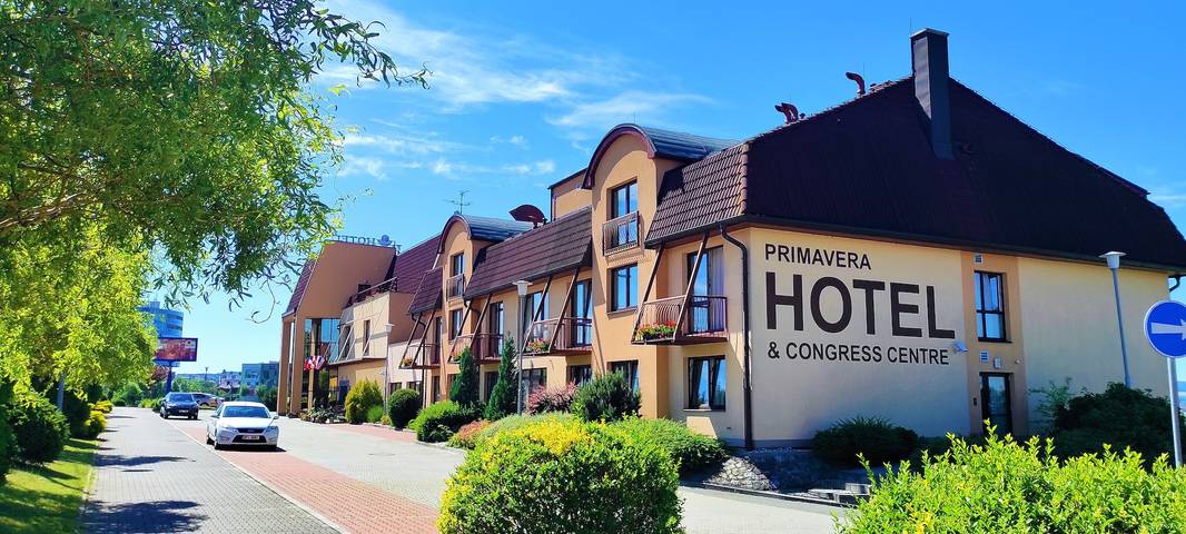 Hotel, z Taras w Pilzno