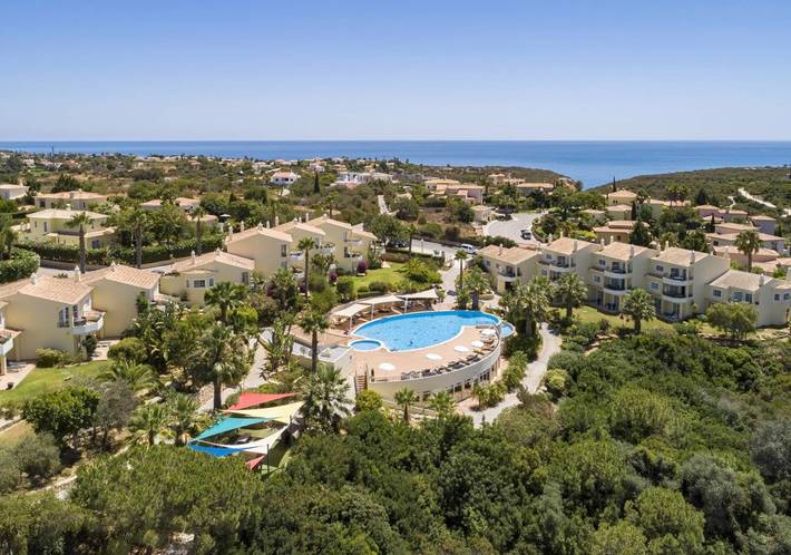 Bungalow für 8 Personen, mit Garten und Pool sowie Whirlpool in Carvoeiro - 2