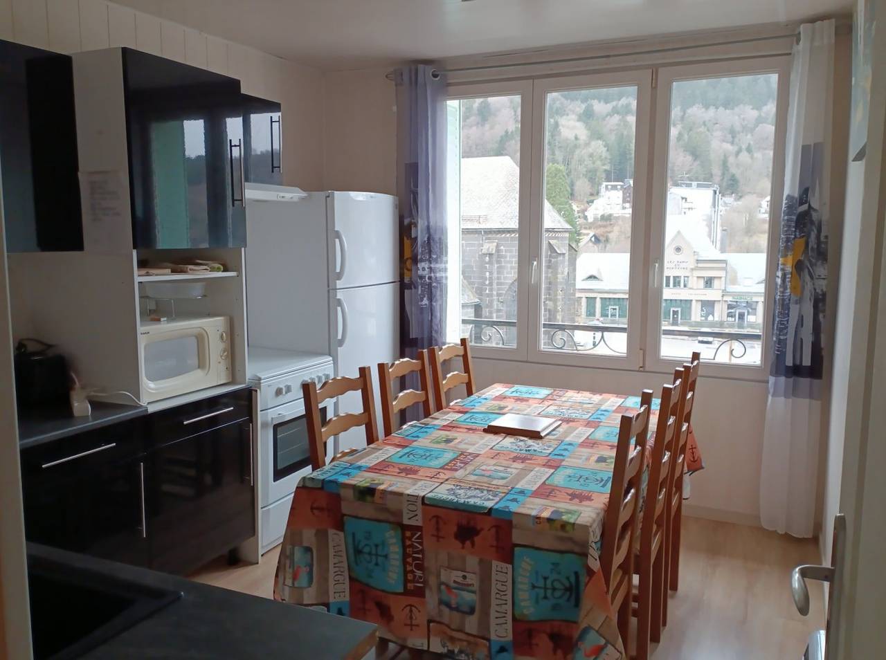 Appartement entier, Cœur du Mont Dore, 2 chambres 6 personnes in Mont-Dore, Parc naturel régional des Volcans d'Auvergne