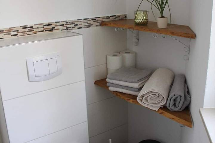 Ganze Wohnung, Fehrienwohnung am Bardili-Berg in Bad Urach, Albsteig Etappe 9