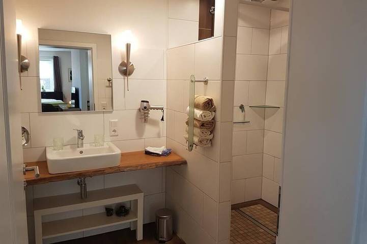 Ganze Wohnung, Fewo Waldpfad - Landhaus Westerloy in Westerstede, Ammerland