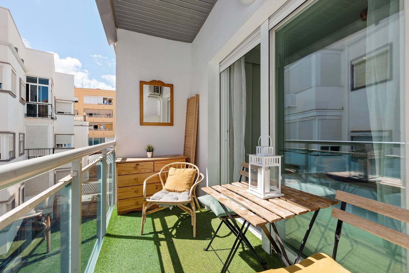 Estudio entero, Apartamento 'Plata Centro' con terraza privada y aire acondicionado in Torremolinos Centre, Torremolinos