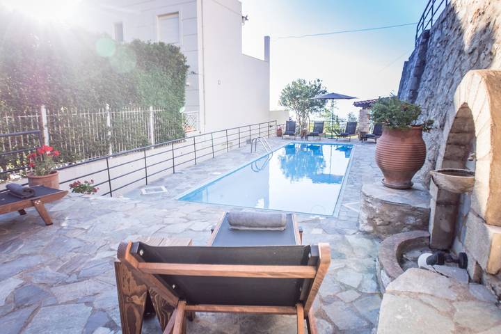 Ferienhaus für 10 Personen, mit Garten und Whirlpool