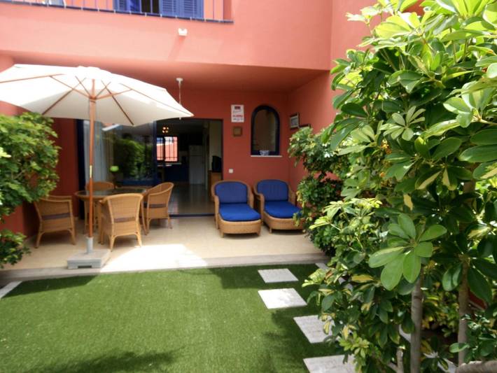 Ferienhaus für 3 Personen, mit Balkon und Pool - 1