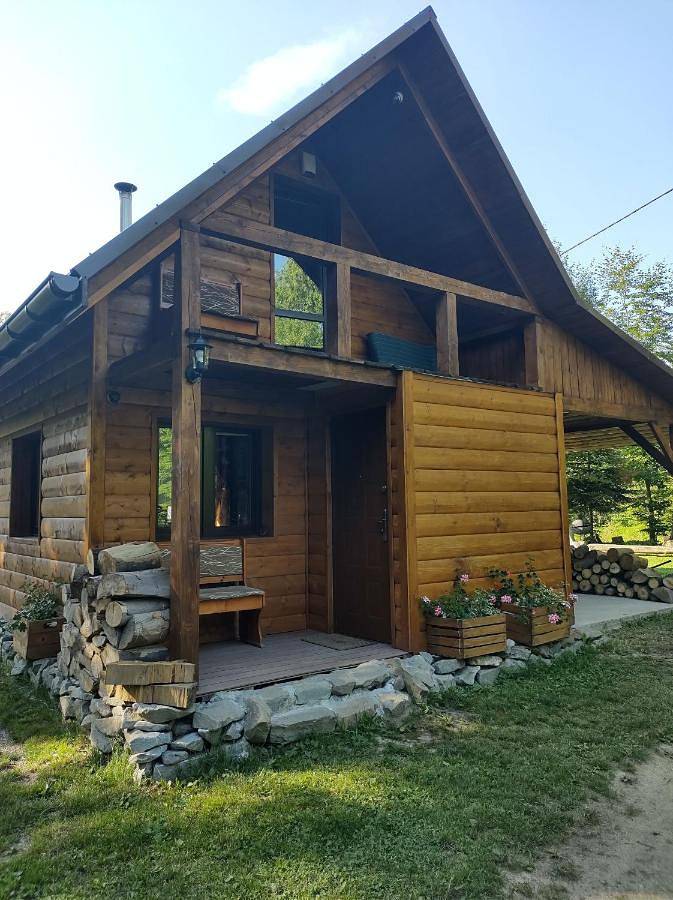 Domek letniskowy dla 6 osób, z sauna i basen oraz jacuzzi i ogród w Podkarpacie