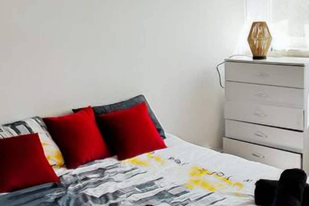 Entire apartment, Cosy apartment near Paris Orly Saclay in Massy, Essonne