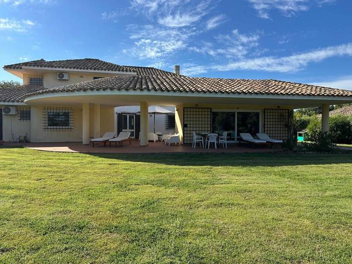 Ferienhaus für 10 Personen, mit Balkon und Terrasse sowie Garten und Ausblick in Nora
