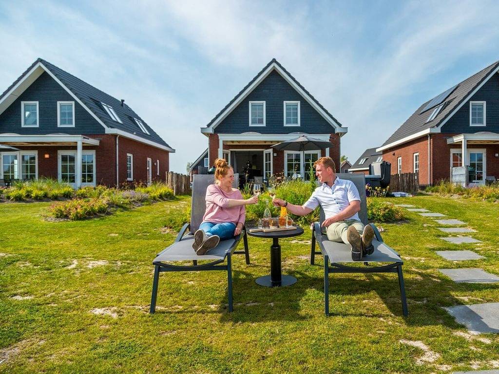 Watervilla Wellness 6 in Medemblik, Ijsselmeer