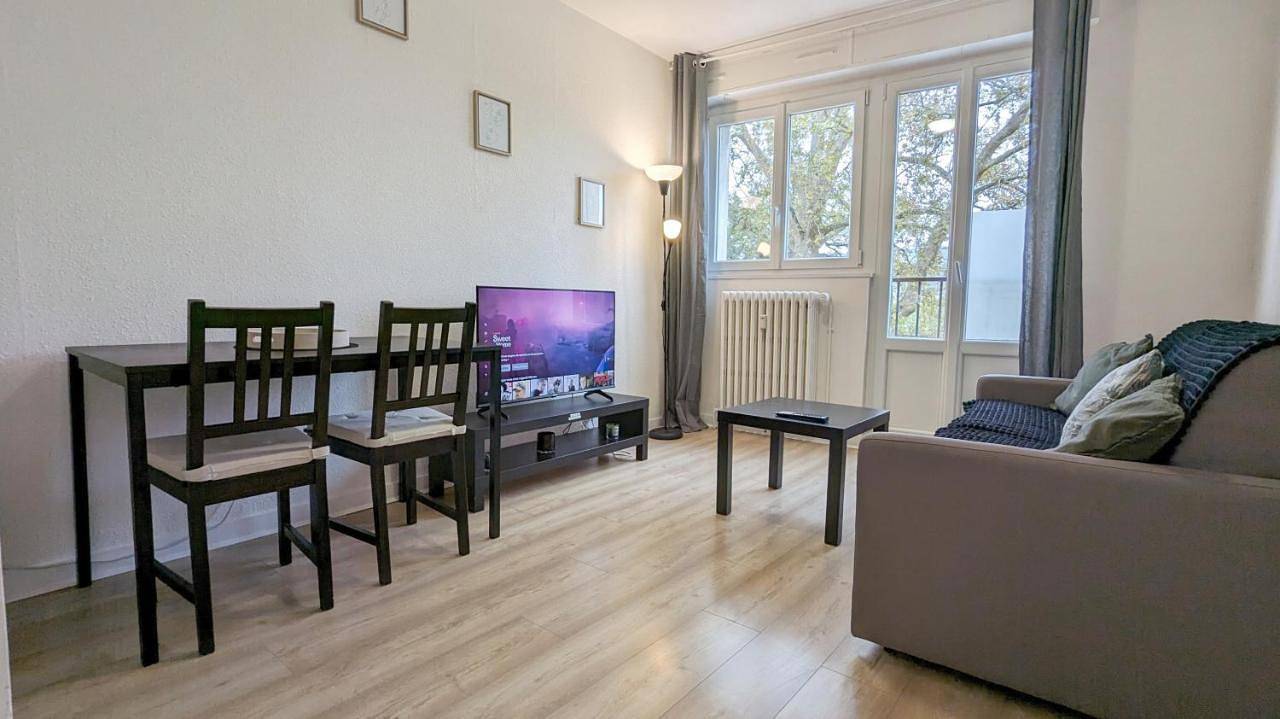Appartement entier, One-Bedroom Apartment in Besançon, Doubs