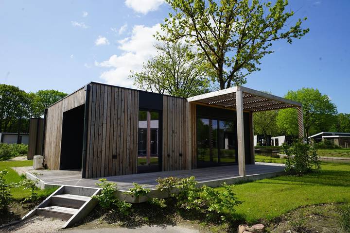 Ferienhaus für 4 Personen, mit Balkon/Terrasse und Terrasse sowie Garten und Pool