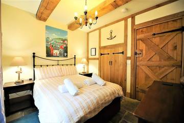 Log Cabin for 6 People in Padstow, Cornwall, Photo 1