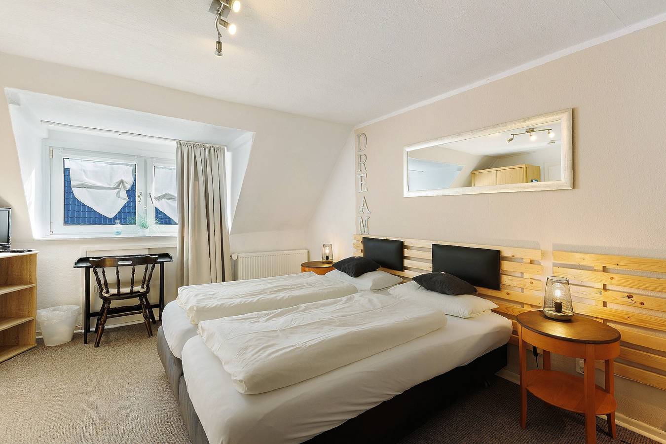 Zimmer „3_Doppelzimmer mit Zustellbett Nr. 3“ mit Wlan in Neuenrade, Märkischer Kreis