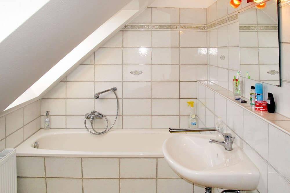 Ganze Wohnung, Angenehme Wohnung für 5 Gäste mit Tv, Balkon und Parkplatz in Godern, Pinnow