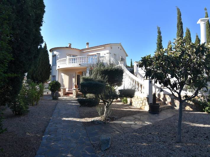 Chalet para 10 personas, con jardín y balcón - 1