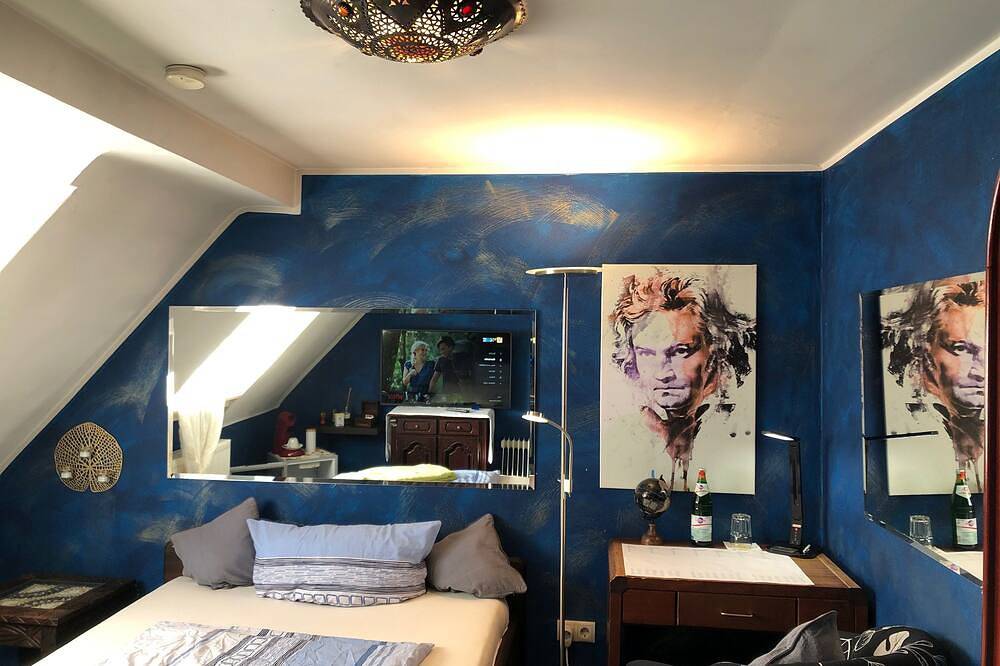 Privates Zimmer im 2. Og Ideal für Beruf, Studium & Fortbildung-300Mbit, Smarttv in Bonn, Rheinland