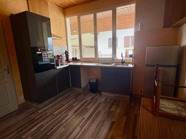 Appartement entier, Two-Bedroom Apartment in Sainte-Hélène-sur-Isère, Région d'Albertville