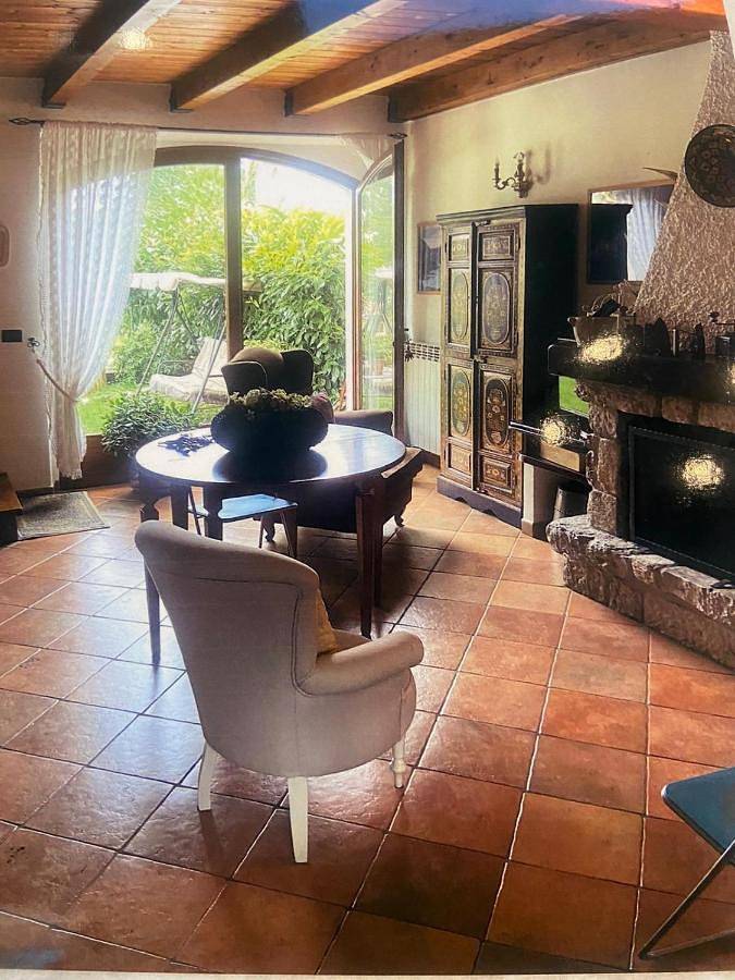 Casa vacanza per 4 persone, con panorama e giardino, adatto a famiglie con bambini - 1