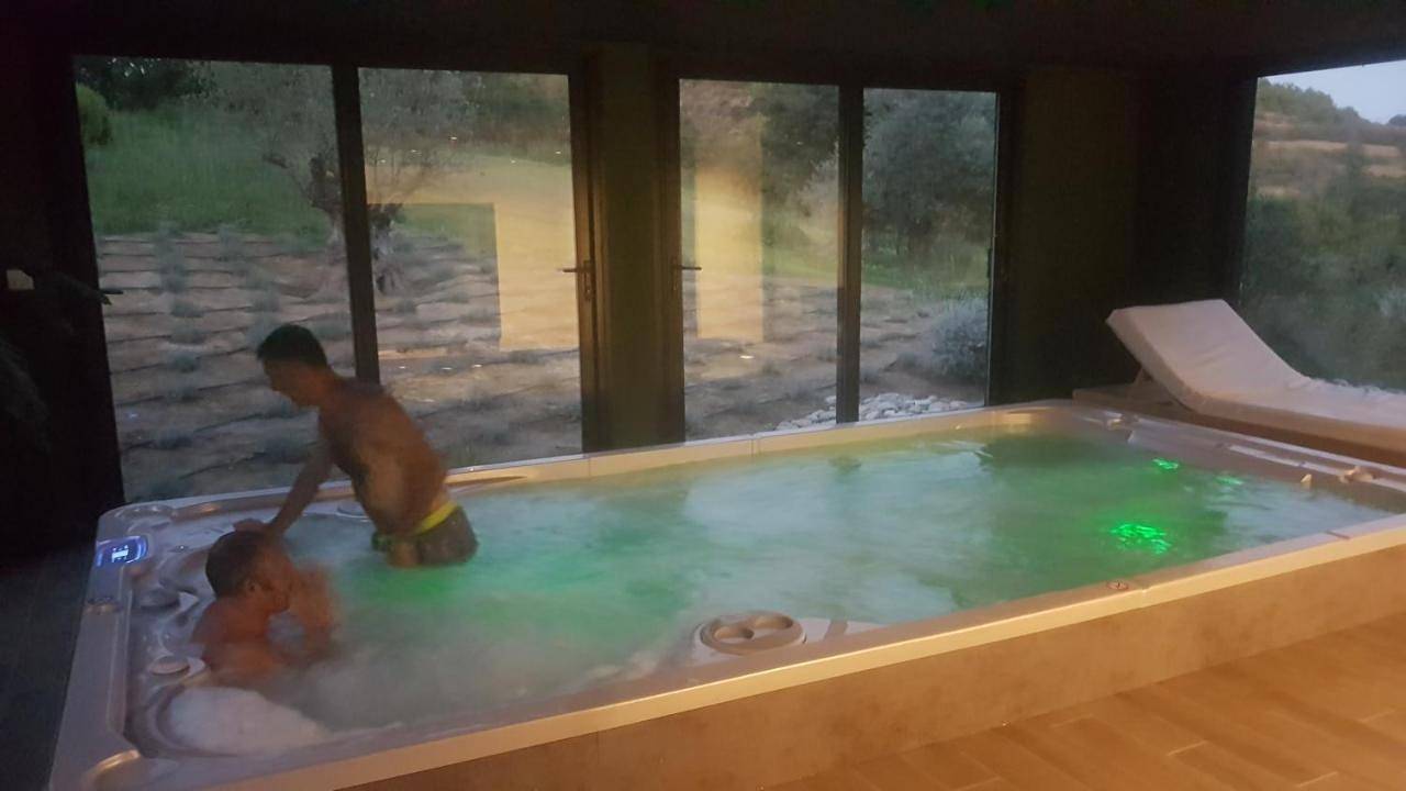 Standard Studio - Swimming Pool Side in Forcalquier, Parc naturel régional du Luberon