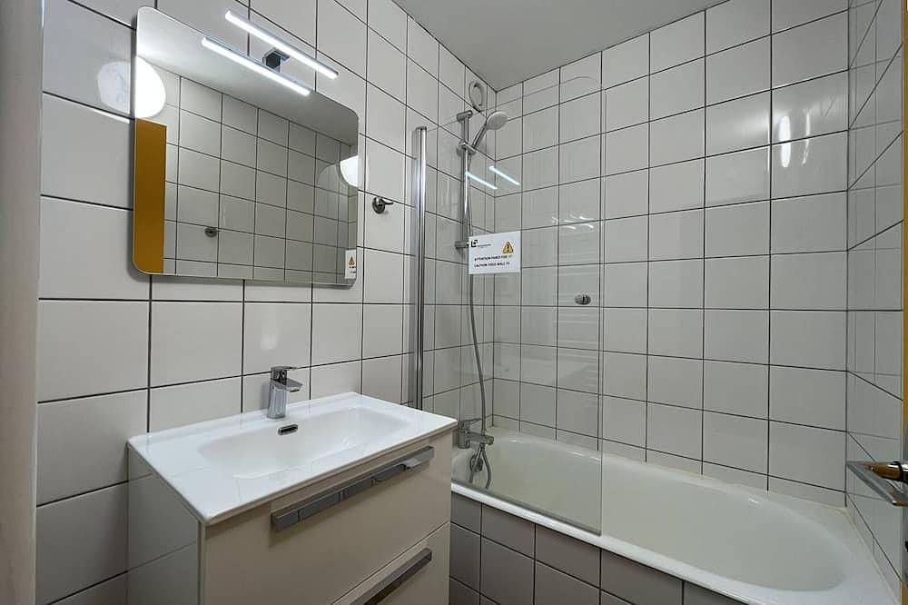 Entire apartment, 3-room apartment for 6 people in Plan Peisey, direct slopes access in Vanoise National Park