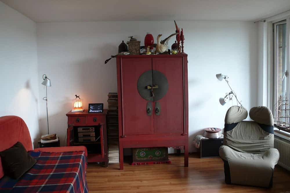 Ganze Wohnung, Geräumige 2-Zimmer-Wohnung am Wasser im Zentrum von Amsterdam. in Amsterdam Oost, Holländische Küste