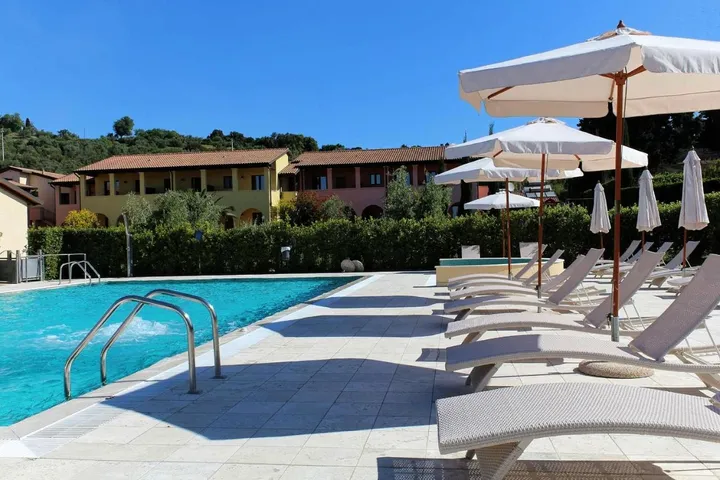 Apartmenthotel für 2 Personen, mit Kinderpool und Sauna sowie Pool und Garten, kinderfreundlich - 1