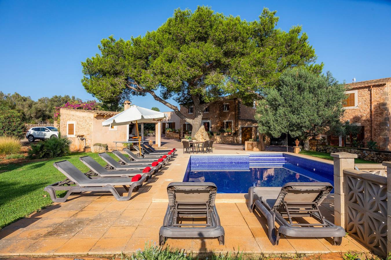 Beautiful Country House "Ses Angoixes" near Cas Concos with Pool in Santanyí, South Majorca