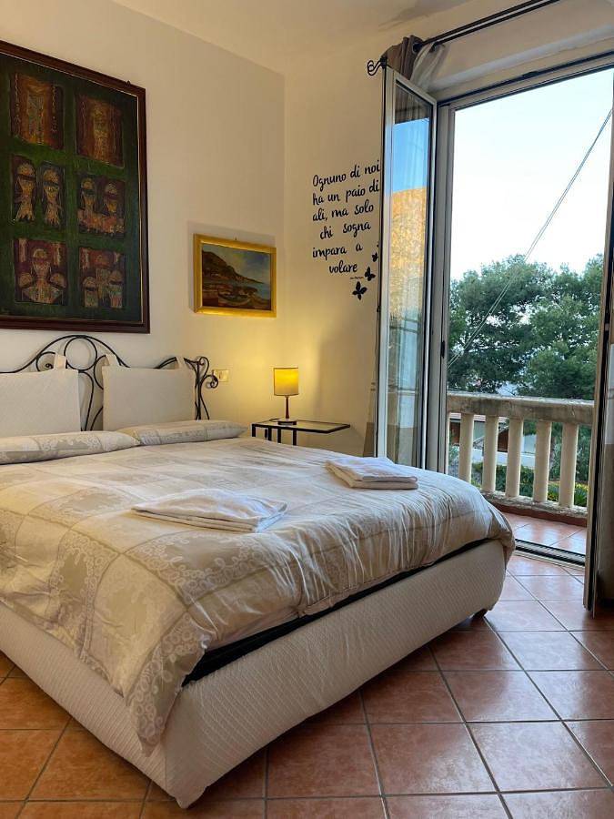 B&b per 4 persone, con giardino e panorama nonché balcone in Sferracavallo