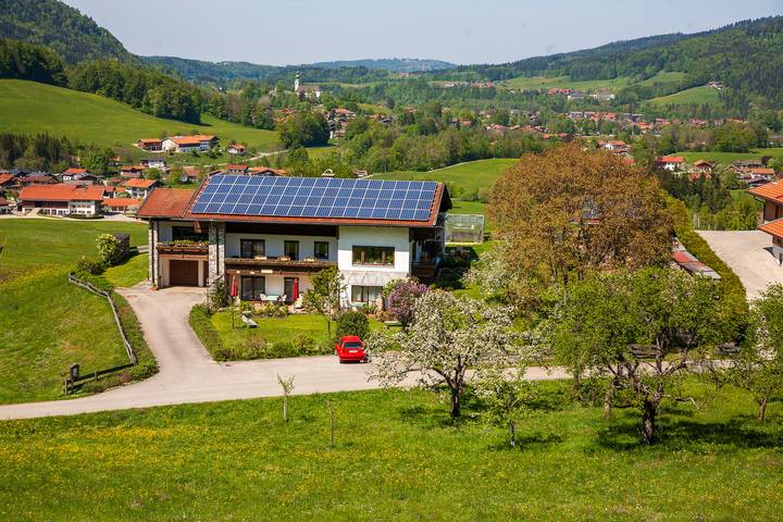 Ferienwohnung für 2 Personen, mit Garten und Sauna, kinderfreundlich in Ruhpolding