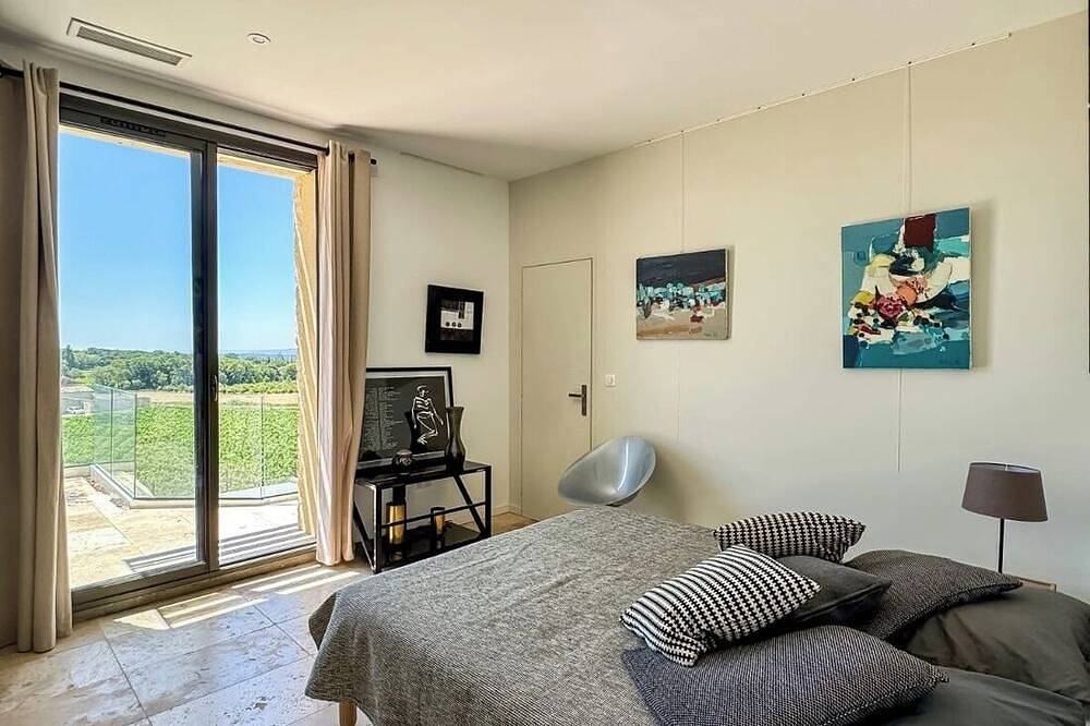 Belle maison contemporaine avec piscine à débordement et vue sur le Mont Ventoux in Montbrison-sur-Lez, Région de nyons