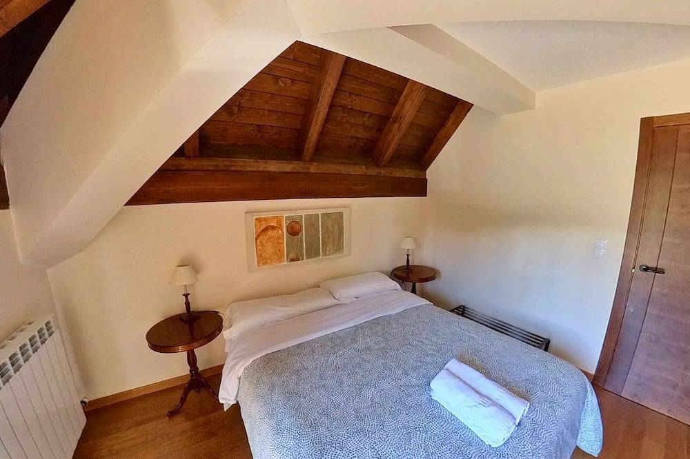 Entire apartment, Musales 24 - tucasaenlospirineos in Escarrilla, Sallent de Gállego