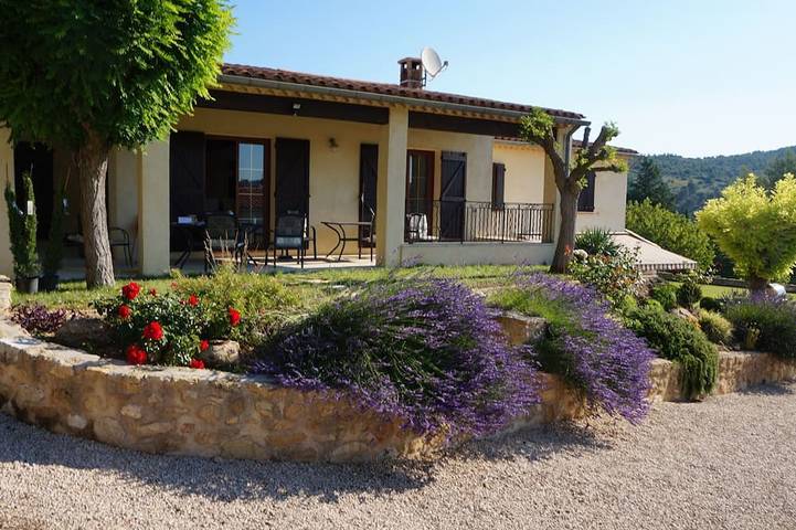 Maison de vacances pour 10 personnes, avec jardin à Rognes