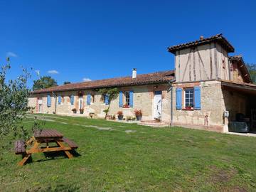 Gîte pour 6 personnes, avec jardin et vue à Monblanc