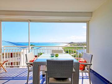 Gîte pour 2 personnes, avec piscine et balcon dans Saint Martin