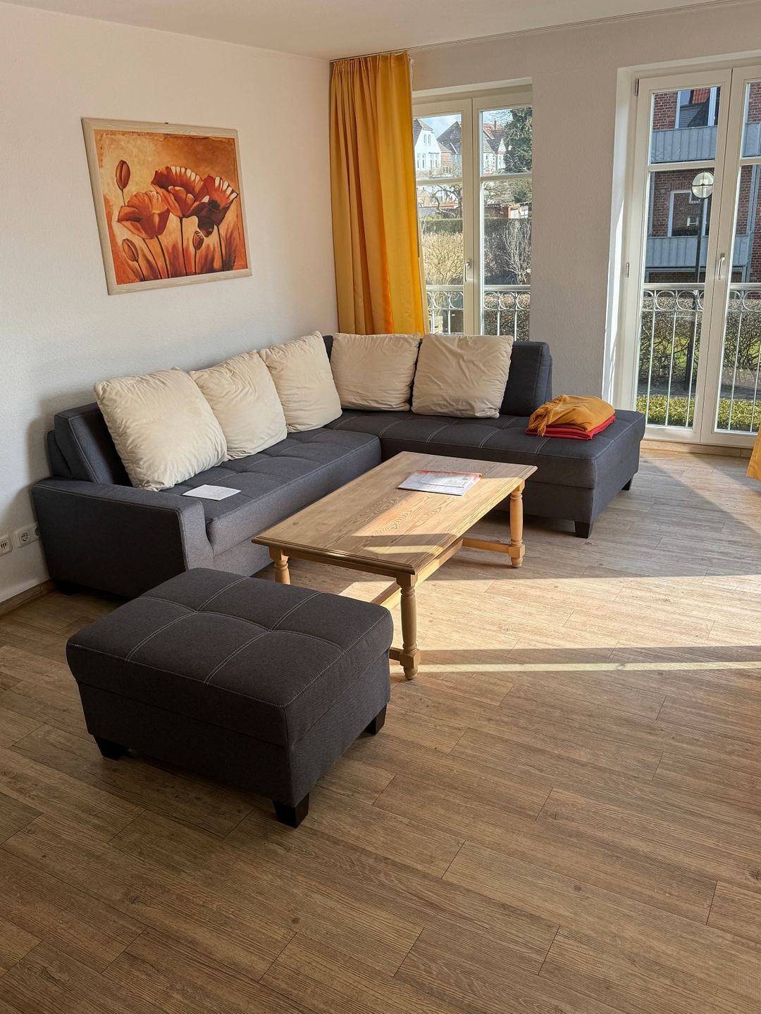 Apartamento entero, Komfortable 68m² Ferienwohnung mit Balkon und Wlan für 4 Personen in Warnemünde Strand, Rostock