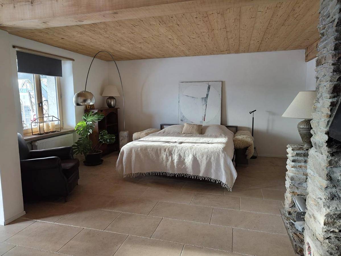 Appartement entier, One-Bedroom Apartment in Le Locle, Massif du Jura